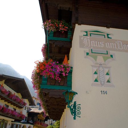 Pension Haus Am Dorfplatz フラッハウ エクステリア 写真