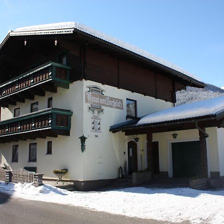 Pension Haus Am Dorfplatz フラッハウ エクステリア 写真