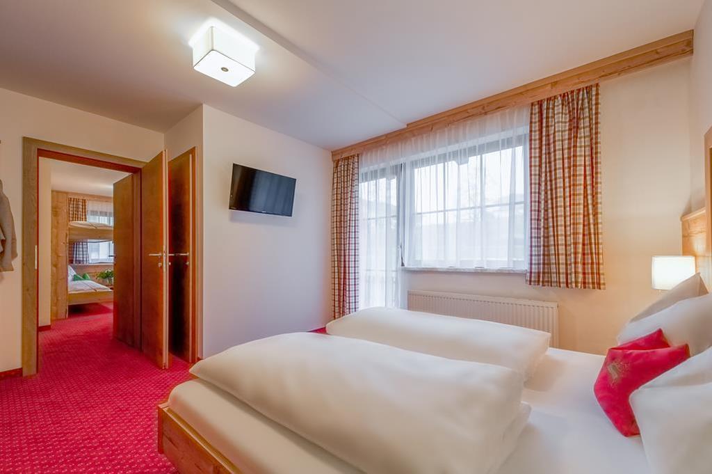 Pension Haus Am Dorfplatz フラッハウ エクステリア 写真