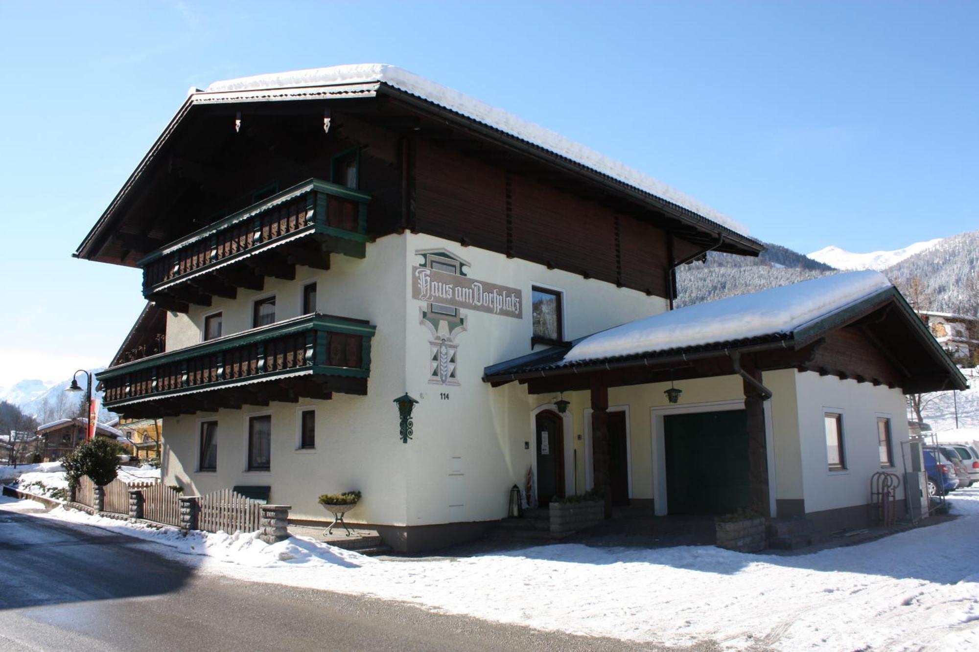Pension Haus Am Dorfplatz フラッハウ エクステリア 写真